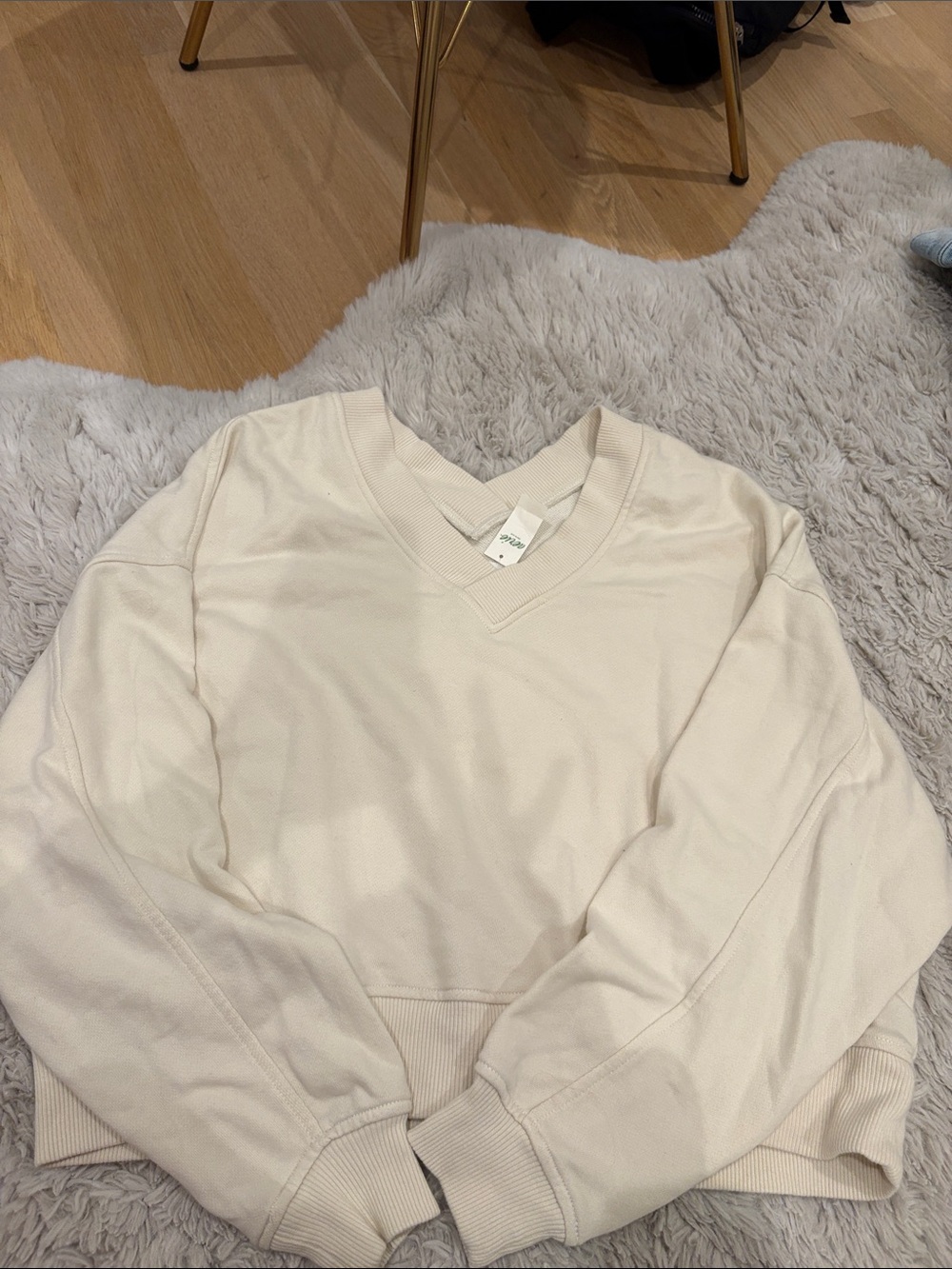 aerie Men's Cream V-Neck Pullover Sweater